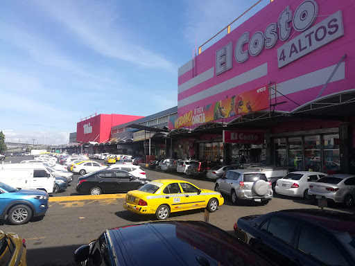 Plaza Cuatro Altos